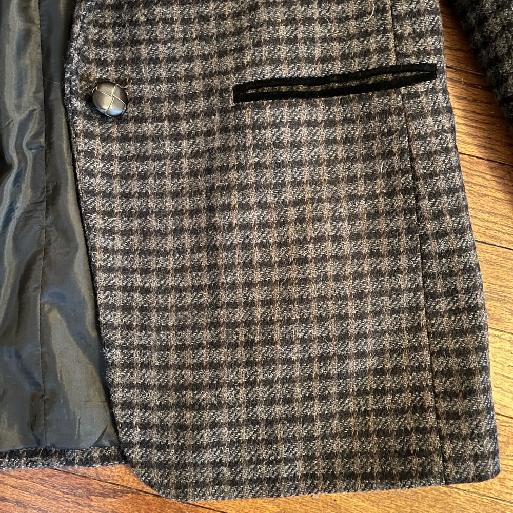 Harvé Benard Black and Gray Houndstooth Blazer - Picture 3 of 8